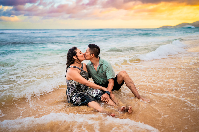 Oahu Honolulu Hawaii Waikiki Beach Maternity Photographer